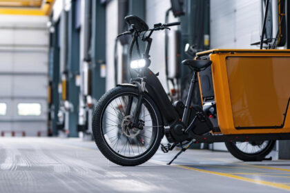 Comment les ZFE favorisent-elles l'adoption des vélos cargos benne pour la propreté urbaine ?